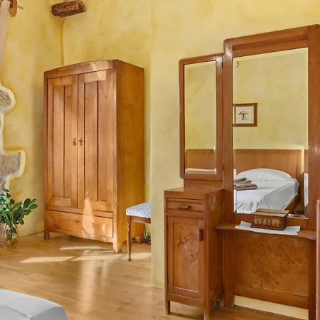 Franz Krbune Villa Potpićan